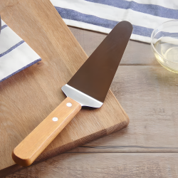 Cake Spatula with Wooden Handle